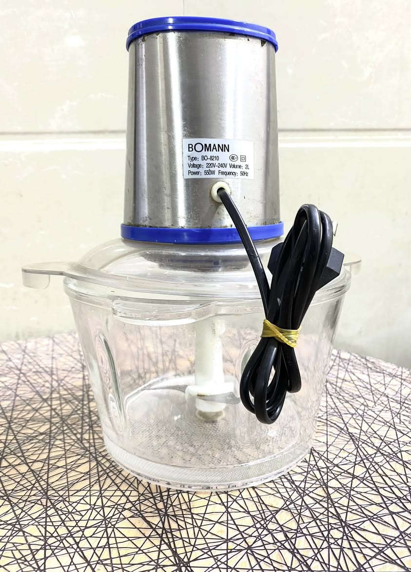 كابسه كهربائيه اصليه مال باله
طاحونه طعام كهربائيه مطوره الاصلي ماركه Bomann ألمانيه • القدرة: 550 واط
• السعة: 2 لتر
القطعه 10 الف 
مكاني بغداد اليرموك توصيل موجود


**إذا كنت صاحب هذا الإعلان وتريد حذفه لأي سبب، رجاءا أرسل رسالة إلى الدعم الفني**