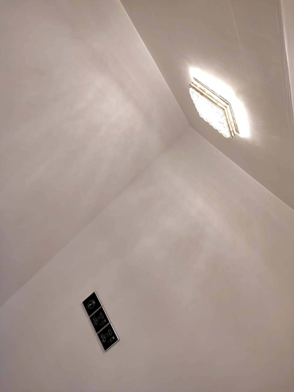 سلام عليكم كهربائي يعمل تأسيس الكهرباء داخل النجف متفرغ حاليا بالاسعار مناسبه مكلفه بالنشر اي استفسار الاتصال على الرقم *********** ابو ياسر
