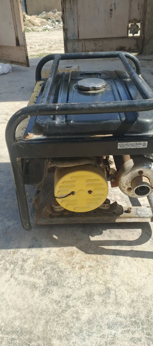 سلام عليكم ورحمه الله
للبيع مولد سلف 12 امبير نضيف كامل نقص بس باتري ممفتوح نضافه 80بالميه كبل شغله اي نقص مابي غير الباتري سعر 150قفل شراي اتصل ‏‪***********‬‏
