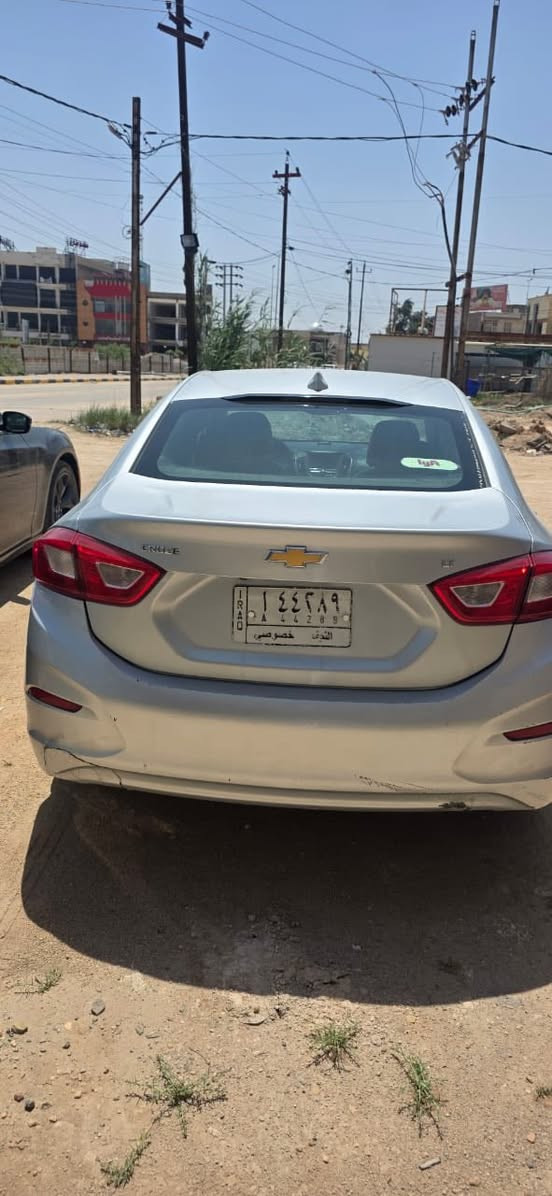 السلام عليكم شوفرليت کروز موديل 2018 
 🚗:
✅ وارد أمريكي
✅ فئة LT
✅محرك 4 سلندر
✅سعة 1.4 لتر تيربو
✅ مكينة وكير سليم وشغال ممتاز 
✅ كشنات جلد
✅ ماشيه 220,000 كم
✅ استهلاك بانزين اقتصادي
✅تمشي على بانزين عادي
✅اقتصادية جدا بالبانزين
✅ أوتو ستوب (إيقاف وتشغيل تلقائي للمحرك)
✅تبريد قوي
✅نظام مراقبة ضغط الإطارات
✅شاشة وسطية
✅شاشه تدعم كار بلي+اندرويد اوتو
✅مثبت سرعه 
✅ رقم نجف وبإسمي
📸 صور الحادث مرفقة مع المنشور
📍 المكان: الديوانية
📞 اتصال / واتساب: ***********
