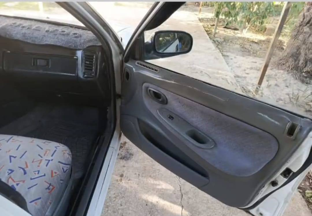 برنس فراشه 1996
رقم بغداد 
محرك 2000 مفتوح
كير اوتوماتيك 
صدر خلفي امامي تخمم تاير جديد غرفه بطاين كلش حلوه السعر 42 بيها مجال 
***********
