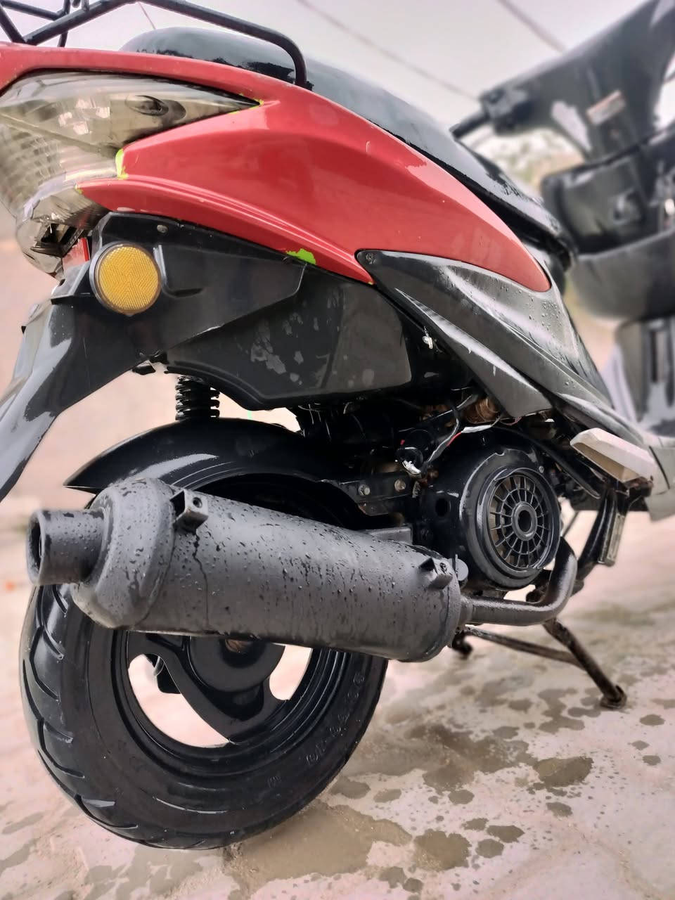 سلام عليكم دراجه للبيع السعر ٧٥٠ ادرس يباني  ما مفتوحه وكلشي ما بدل. بيها شاصيها ما بي لحيم دوم كلشي  نضافه كدام عينك ***********
