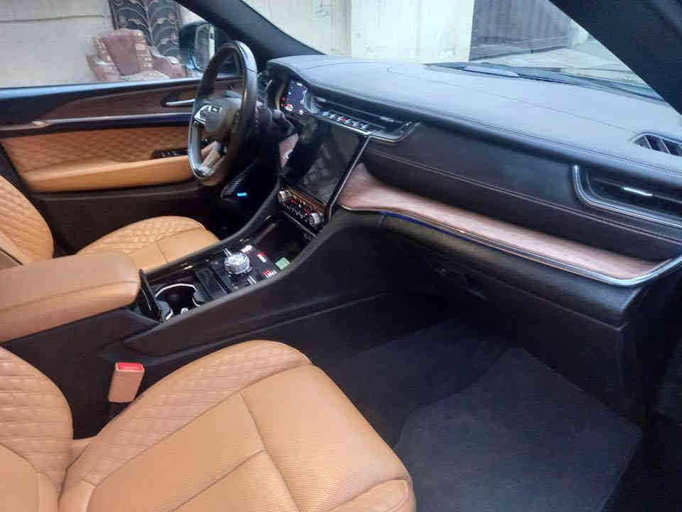 للبيع جيب هايبرد موديل 23سومت مصبغ حزام وتصليح  شاصي مقابل السايق  مكاني بغداد تواصل ع 
***********

سعر 258مرقم بسمي وبيها مجال 
ملاحظه /شوف كلشي بلمنشور من صور حادث وتصليح وسونر 
_______________________
‎المواصفات :🟪
‎دفع رباعي 4x4 . 
‎* نظام تعليق هوائي (جكات). 
‎* قيادة ذاتية عند المنعطفات. 
‎* رادار امامي مع مانع تصادم . 
‎* نظام الرؤية الليلية. 
‎* تحذير الخروج عن المسار . 
‎* مستشعر نوم السائق مع نظام التوقف الآلي 
‎* تحذير النقطة عمياء ⚠ .
‎* نظام تحذير عند التقاطعات. 
‎* نظام تحذير عند تجاوز السرعة المحددة. 
‎* نظام عرض المعلومات على الزجاج الامامي (HEAD UP DISPLAY) 
‎* نظام تقليل الضجيج داخل المقصورة. 
‎* إنارة محيطية. 
‎* شاحن موبايل وايرلس. 
‎* تعديل وضعيات مقود السائق كهربائيا. 
‎* مرايا تعتيم ذاتي. 
‎* المرايا الجانبية قابلة للطي كهربا
‎* نظام الصور من ماكنتوش  انج .
‎* سقف بانوراما .  
‎* شاشه كبيرة 10.1 انج . 
‎* شاشة للراكب الأمامي .
. 
‎* دخول ذكي. 
‎* بصمة على 5 ابواب للدخول الذكي. 
‎* تشغيل عن بعد .
‎* الصندوق الخلفيي كهربائي .
‎* فتح الصندوق الخلفي مع حركة القدم. .
‎* فرش المقصورة الداخلية من الجلد الطبيعي الفاخر .
‎* اضافات من الخشب الطبيعي للمقصورة الداخلية. 
‎* ذاكرة لحفظ وضعيات الجلوس للمقاعد الأمامية
‎* مساج للمقاعد الامامية .
‎* المقاعد الأمامية كهربائية .
‎* المقاعد الأمامية تبريد وتدفئة .
‎* المقاعد الخلفية تدفئة وتبريد .
‎* ستائر للشبابيك الخلفية. 
‎* انارة داخلية LED متعددة الالوان . 
‎* حساسات امامية وخلفية . 
‎* 5 راكب .
‎* مكيف خلفي مع وحدة تحكم منفصلة . 
‎* تدفئة مقود القيادة. 
‎* مانع تصادم خلفي .
‎* بلوتوث تلفون . 
‎* محدد سرعة . 
‎* نظام التشغيل والاطفاء الاوتوماتيكي .
‎* نظام بريك اوتماتيك
مكاني بغداد 
تواصل
***********
