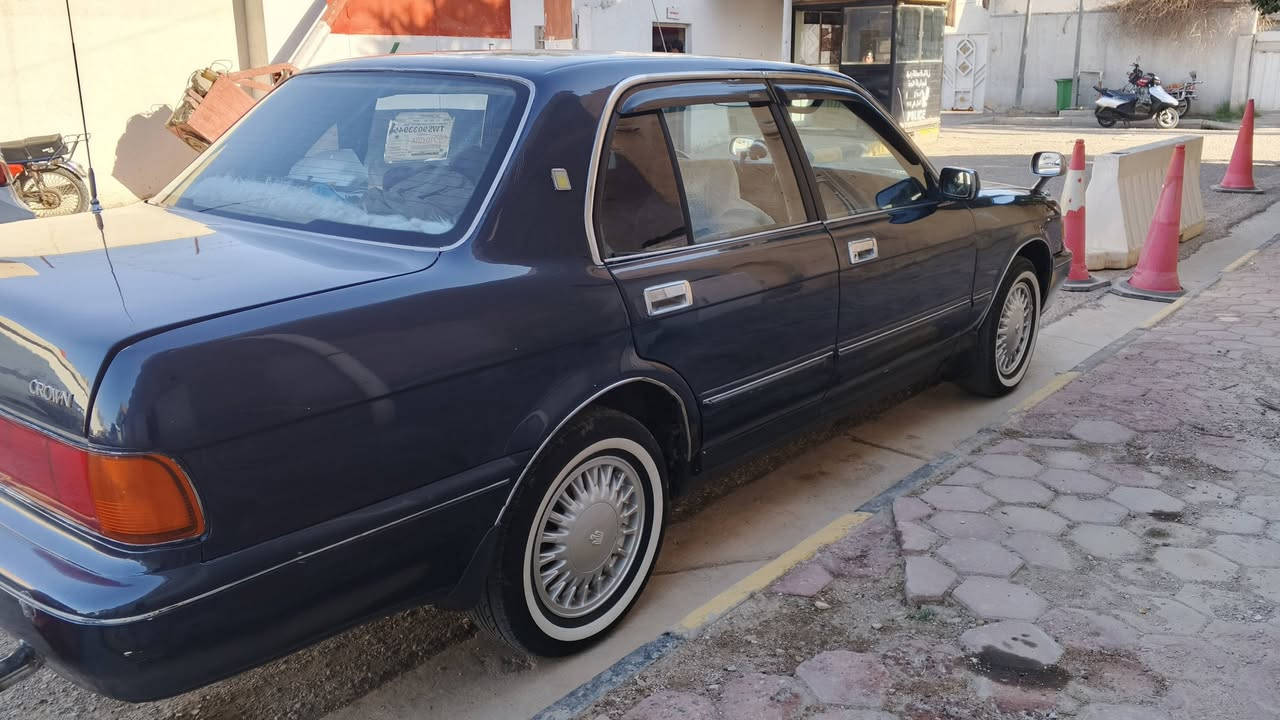 السلام عليكم ارنب جاهزه مابيها نقص رقم دولي بغداد وبٱسمي تبريد ثلج حداديه جديده طابوكه قبل اسبوع شادها تخم تاير جديد كهربائيات كله شغاله مكاني كوت مركز المدينه *********** مراسله واتساب 64 بيها مجال
