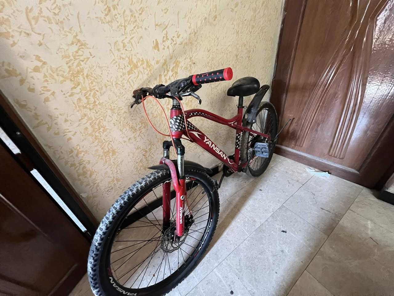 السلام عليكم خوان باسكل للبيع حجم 26 كير شغال كل نمر مشي مالته يخبل سعره 65 وبي مجال لي يريده يراسلني خاص مكاني بلديات تقاطع الكهرباء


**إذا كنت صاحب هذا الإعلان وتريد حذفه لأي سبب، رجاءا أرسل رسالة إلى الدعم الفني**