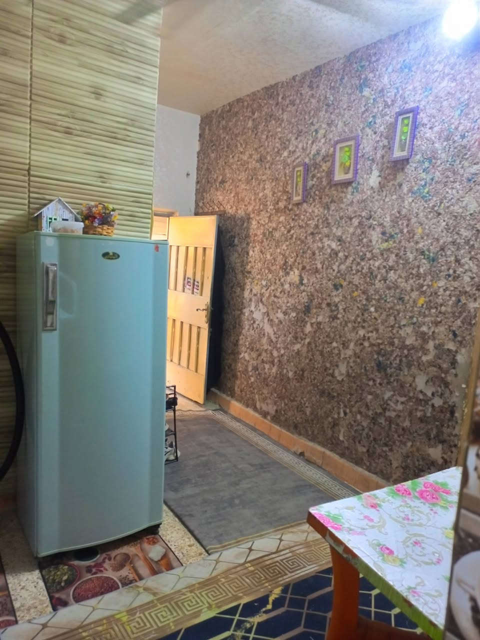 مشتمل ارضي للايجار في العروبة قرب حلويات المصطفى
يحتوي على غرفة وصالة ومطبخ وصحيات 
للاستفسار الاتصال على الرقم الموجود 
***********
