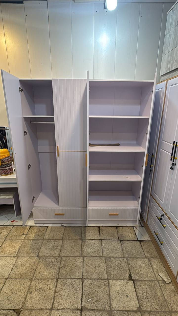 كنتور   4 باب 

الارتفاع 200 سم 
عرض  160 سم 
عمق 50 سم.
الاستفسار خاص


**إذا كنت صاحب هذا الإعلان وتريد حذفه لأي سبب، رجاءا أرسل رسالة إلى الدعم الفني**