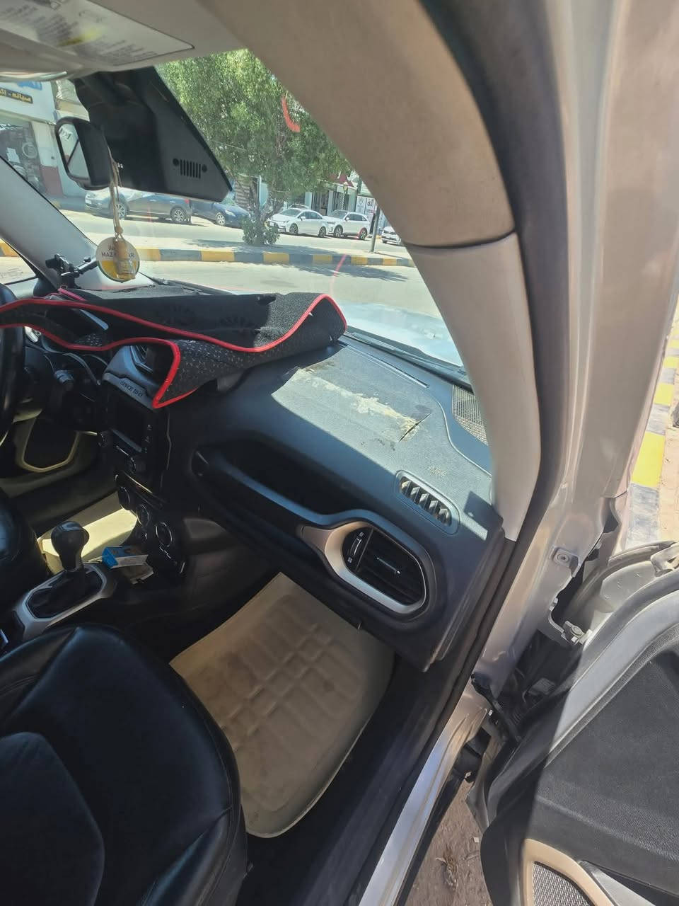 للبيع او مراوس مع اقل لان محتاج فرق
السعر 110  

🚗 تفاصيل المركبة

• السنة: 2016

• Model: Jeep Renegade Limited

• المحرك : 2400cc بنزين

• ناقل الحركة: أوتوماتيك

•المسافة المقطوعة: 149kmوقابل للزياده

• اللون: رصاصي

✨ المميزات

• داخلية جلد بالكامل

• مقاعد كهربائية

•تدفئه المقاعد والستيرن

• كاميرا رجوع للخلف

• رادار جانبي

• تحكم ستيرن متعددة الوظائف 

• كروز سرعه

• نظام معلومات شاشة تعمل باللمس

• فتحه سقف عدد٢

سيارة SUV ممتعة وعملية ومميزة تجمع بين الراحة والعملية وسهولة الاستخدام اليومي.

•حاله السياره جيده 

•مكينه وكير وحداديه وكهربائيات كفاله 

تخم تاير جديد 5 ويل كب استخدام زيت امزويل العلبه السوده 0w20 

•تم اضافه منظومه غاز Lpg من ورشه النجف الحكوميه مع ضمان سنه كامله السياره ماشاء الله ماكو اصراف نهائيا ب ١٠ الف تقطع مسافه ٤٠٠كم

📍مكان السياره ديالى بعقوبه سبعه نيسان 

***********

🚘السياره بأسمي هزه وسنويه كل جديد🚘

⚠️حادث السياره بنيد وخدوش وايرباكات اكرر رقمي ***********
