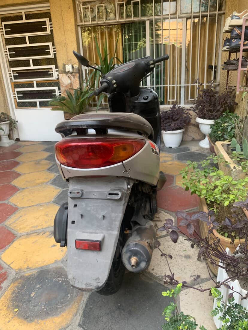 السلام عليكم دراجه بريز للبيع دراجه نضيفه بس طافيه ابيع كوم حديد السعر 275 وبيه مجال بسيط العنوان بغداد شعب حي اور فلكه صباح الخياط للاستفسار واتساب ***********
