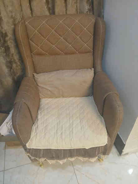 السلام عليكم التخم ١٠ مقاعد نضيف جدا بس بي ملاحضه الطفل مجوي بل جداحه ٣ زروف اليفيده ٣٥٠ الف مكاني بغداد حي الاعلام مقابل جامع علي السجاد ***********
