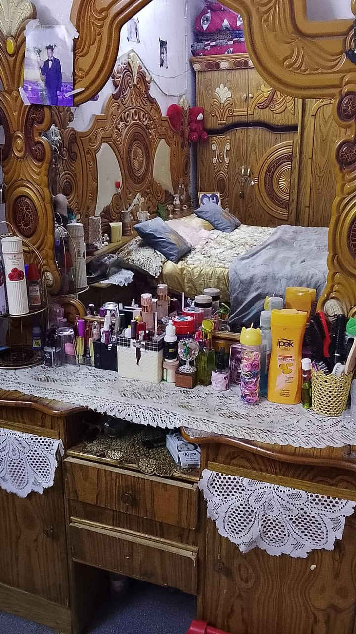 سلام عليكم غرفه صاج مستخدم شي قليل مال عرسان السعر 550  بيه مجال بسيط رقم الهاتف ***********
