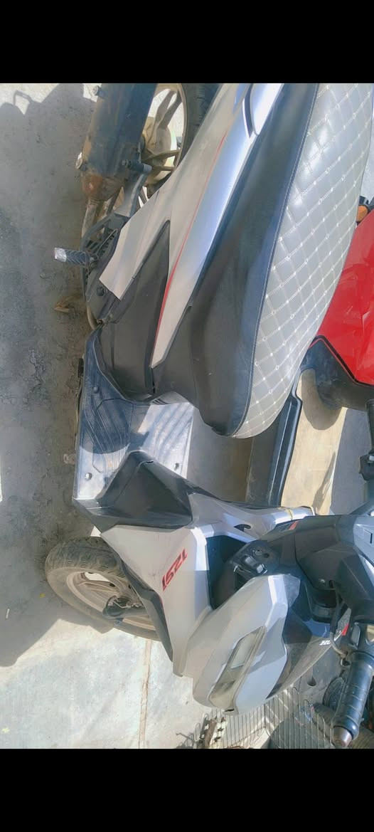 السلام عليكم عندي هاي دراجه للبيع كلش نظيفة احلى من صوره سعرها 700 وبيها مجال بسيط 
*********** مكاني بغداد الحريه
