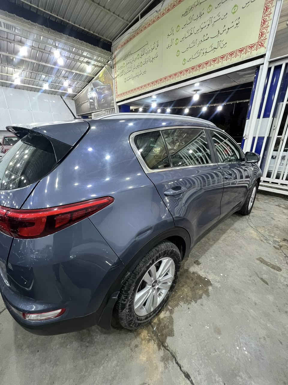 السلام عليكم
للبيع او لمراوس السعر 189 

سبورتج خليجي فول للاخير مديل 2018 

رقم اربيل 

مكفوله من الصبغ ولتبديل 

عنواني الاعظميه 

***********
