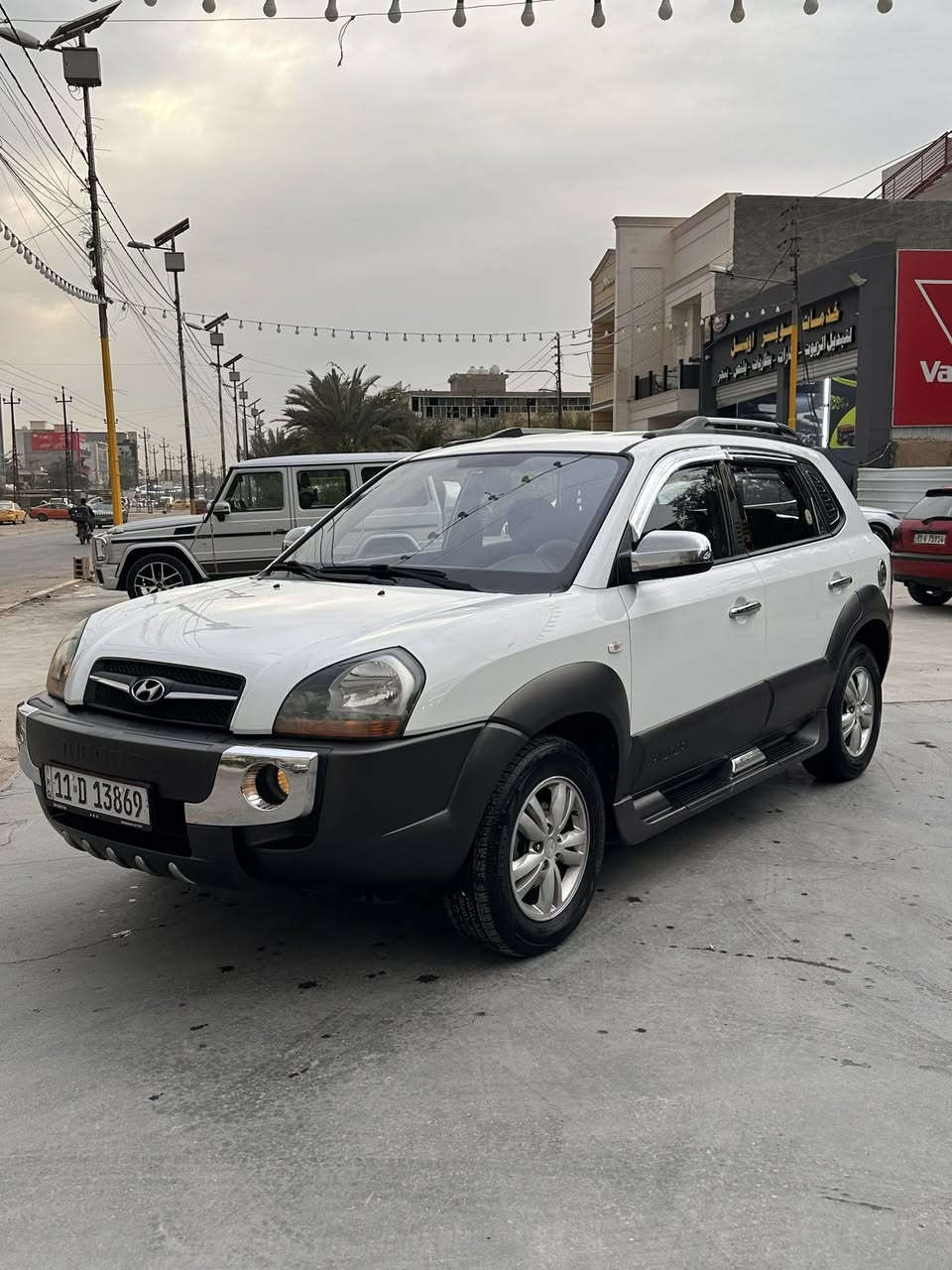 توسان 2009 خليجي مكفوله بدون صبغ
بيها مكانين بارد كلش قليل 
شاشه 
حساسات 
مكينه 2000
سياره باسمي 
ماشيه 165
مكان السياره بغداد حي الخضراء 
السعر 125 وبيها مجال 
***********
