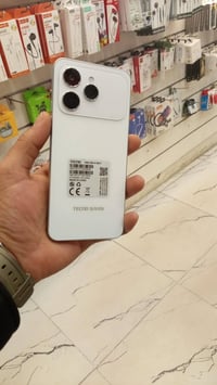 يتوفر لدينا كل أنواع الهواتف بأنسب الأسعار وايضا جمله متوفره للتواصل 0...