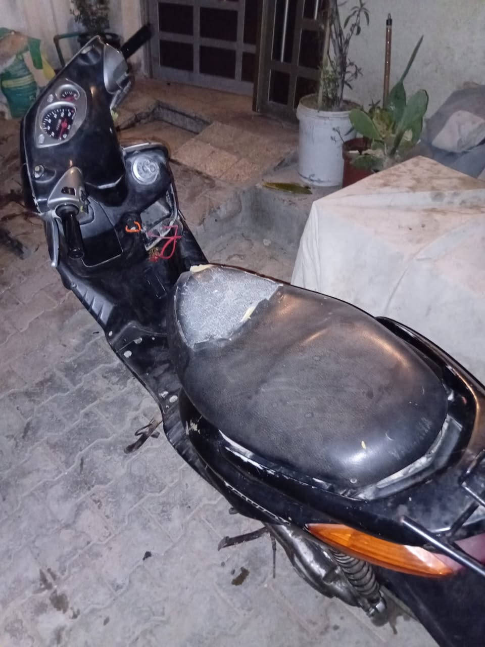 سكنس ١١٠ تجفيت جديد. بيها بس سلف بدون هندر ما شادلها اطيك وياها غراض الها صالنصه وجم شغله من عده البيها الدراجة ماتشتغل بيها عطل ومالي خلق اصلحها السعر ٢٠٠ وبيها مجال قليل

 0787 691 2554
