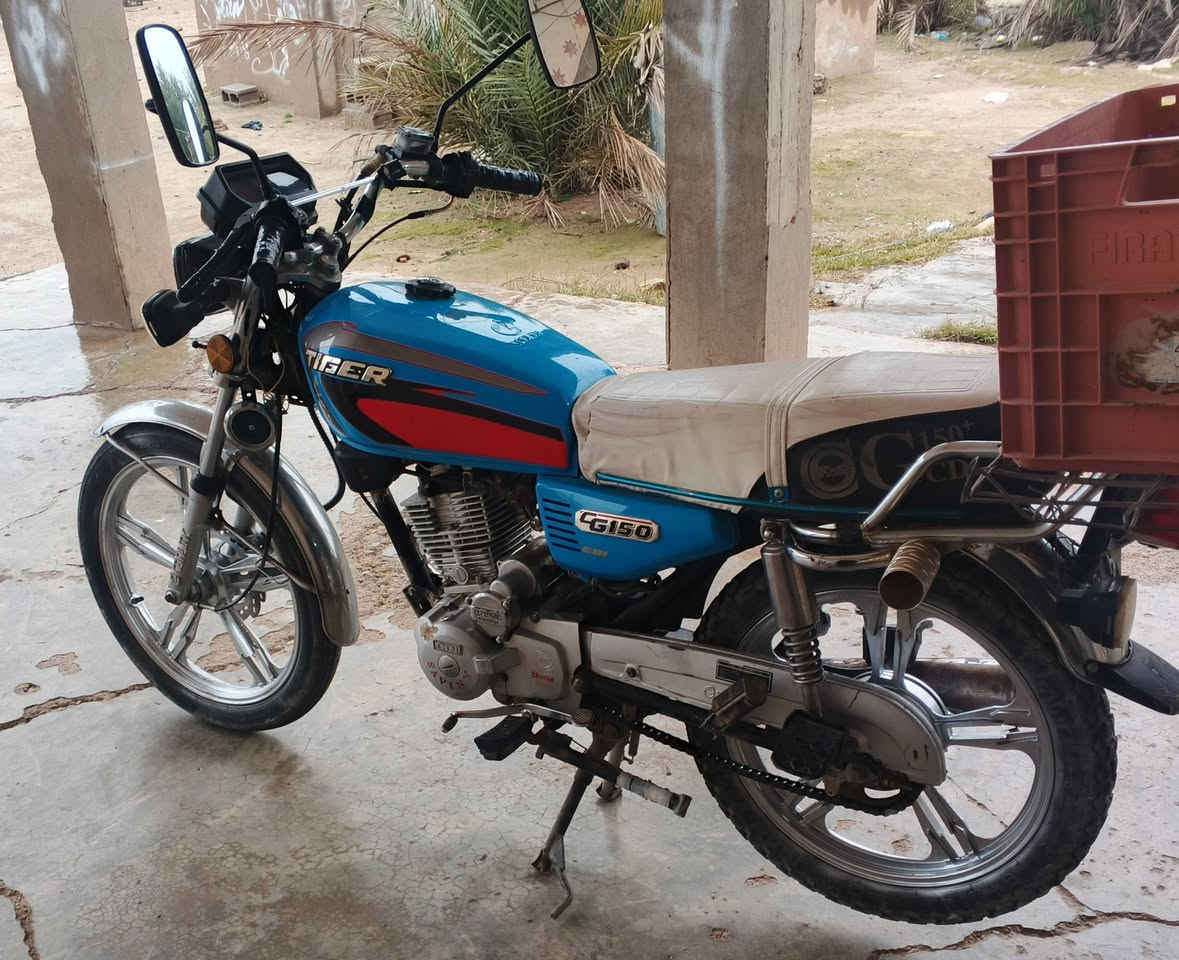 بيع مستعجل 410💵 وبيه مجال لشراي
سلام عليكم ورحمة الله وبركاته 

للبيع
سيفان 👍👉👍

موديل2021

محرك مفتوح 🔧🛠⚙️⚙️ 

كهربائيات كلها شغاله🚥🚦🚨

سلف هندر شغال

 ماطور علا أيدي مال جناي👍👍

العنوان صلاح الدين العلم هاتف ***********/***********
