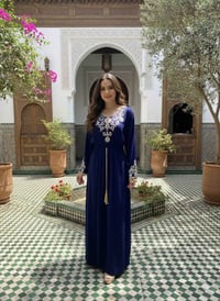 ملابس • توصيل مجاني • سنغافورة