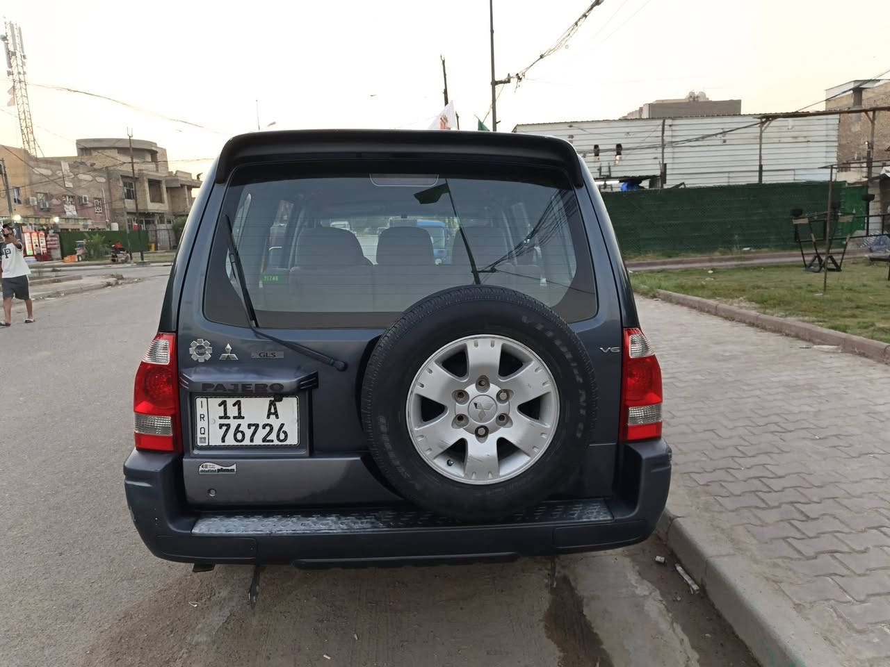 السلام وعليكم للبيع باجيرو موديل 2007 سياره جديده وجاهزه تبريد ثلج تخم تاير سبعه راكب فقط قطعتين صبغ اشتري ترحيب مري شفط رقم بغداد السعر 93  بيه مجال الشراي يتصل ***********
