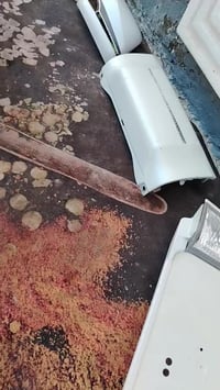 غراض لاندكروز للبيع مال مديل ١١ 07830183185