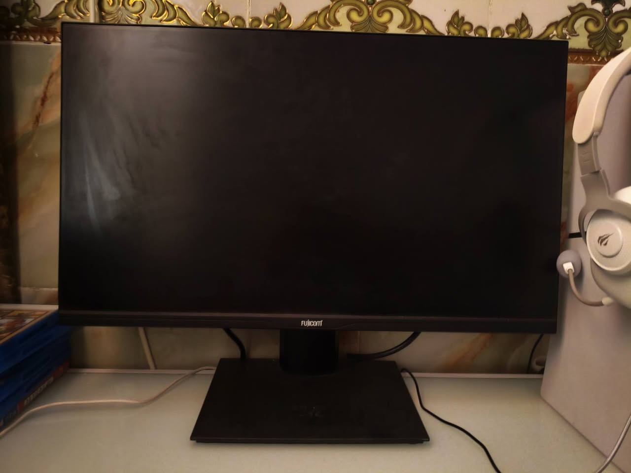 *للبيع شاشة Fujicom 24 بوصة 75Hz*

الشاشة نظيفة 100% استعمال خفيف للدراسة والشغل  
بدون كسر، بدون خطوط، بدون بقع ضوء  
الوان واضحة والشاشة شغالة 100%  

*معاها:*
- كيبل الكهرباء
- كيبل HDMI

*المواصفات:*  
الحجم: 24 بوصة  
التحديث: 60-75Hz  
السعر 125 الف


**إذا كنت صاحب هذا الإعلان وتريد حذفه لأي سبب، رجاءا أرسل رسالة إلى الدعم الفني**