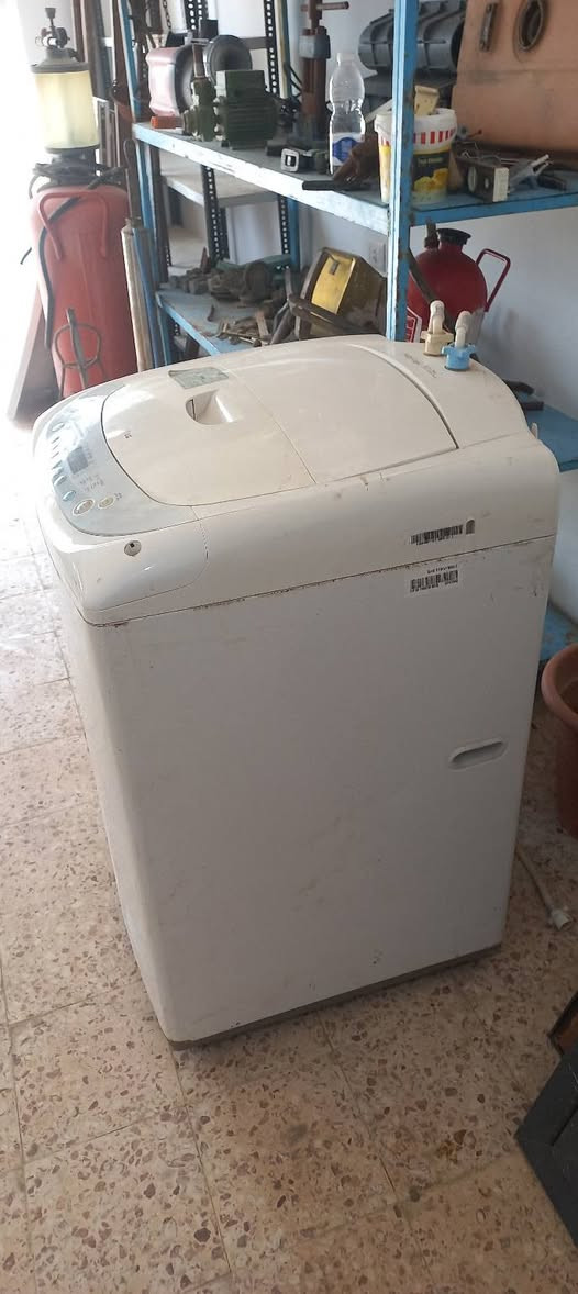 غساله 10 كيلو LG 
شغله ميه ميه 
سعرها 380 
المكان عين زاره 
0915282388


**إذا كنت صاحب هذا الإعلان وتريد حذفه لأي سبب، رجاءا أرسل رسالة إلى الدعم الفني**