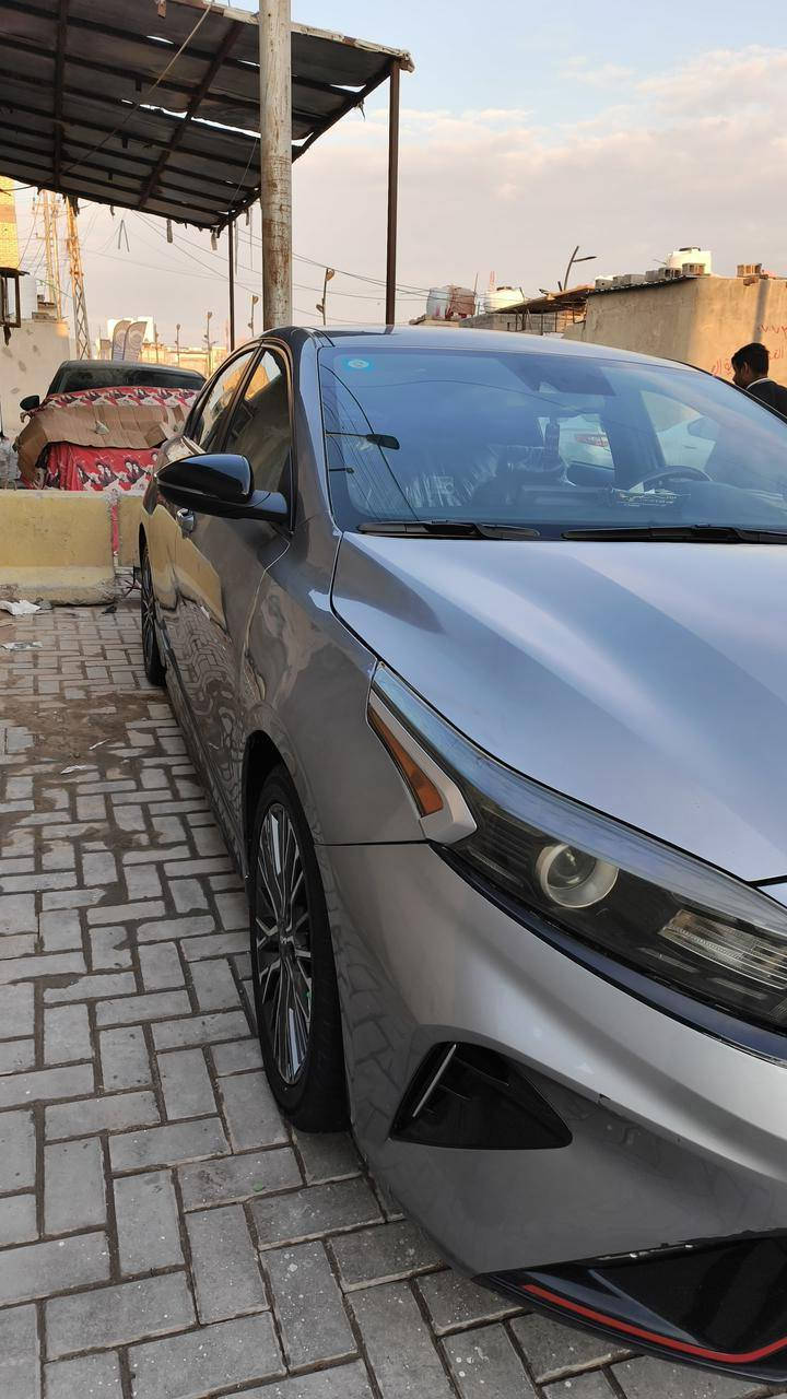 سلام عليكم
كيا فورتي GT Lien
مديل 2023
بصمه
تشغيل عن بعد
رادار جانبي ونقطه عمياء
توقيف ذاتي
  الايت زنون
حادثها مثل ماموضح فقط بنيد 
رقم نجف معوقين
مكان بصره نواب ضباط
***********
