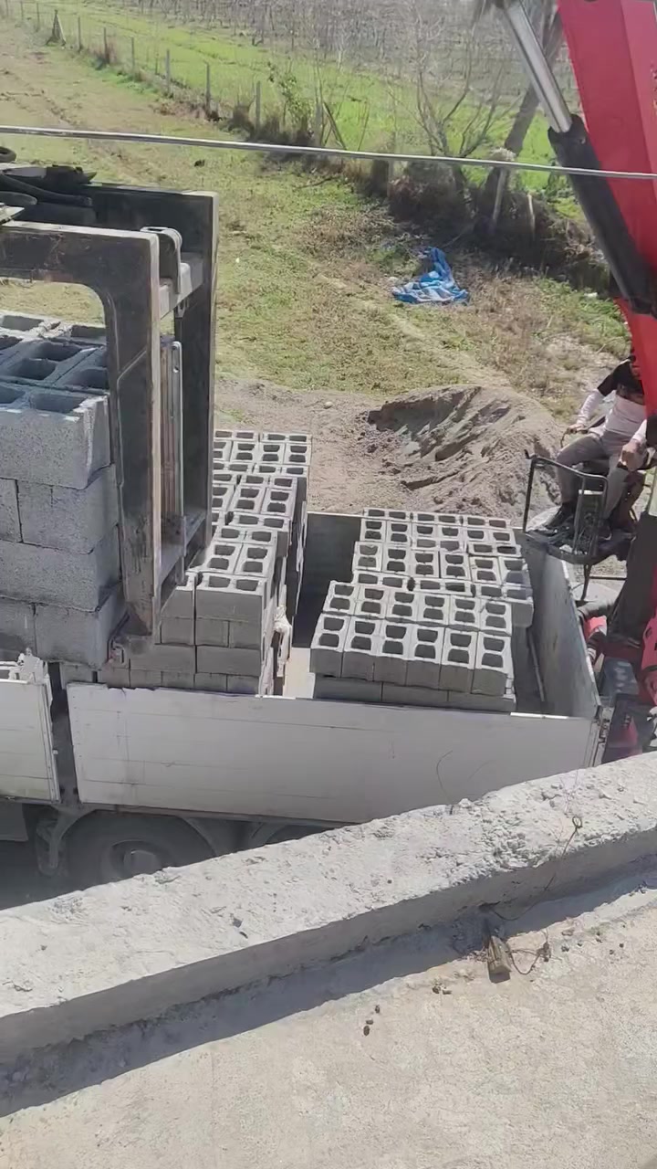 السلام عليكم
بلوك درجة اولى شرط قياس واحد وبلوك مضغوط وقوي وفول المادة مالتة
معمل سلوان واحد صلاح الدين ***********
***********
