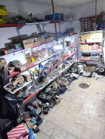 ,يتوفر في مركزنا جميع قطع غيار حاويه وجديد لسيارات  ( لاندكروز // لكسز // وبرادو .)  قطع صدر. اجزاء محركات وجميع المواد التي تخص تلك السيارات 
العنوان : بغداد صناعه البياع شارع السابع
***********
***********
ويوجد توصيل لجميع المحافظات
