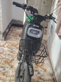 R8 • بطاريات جديدة • مستخدم شوية