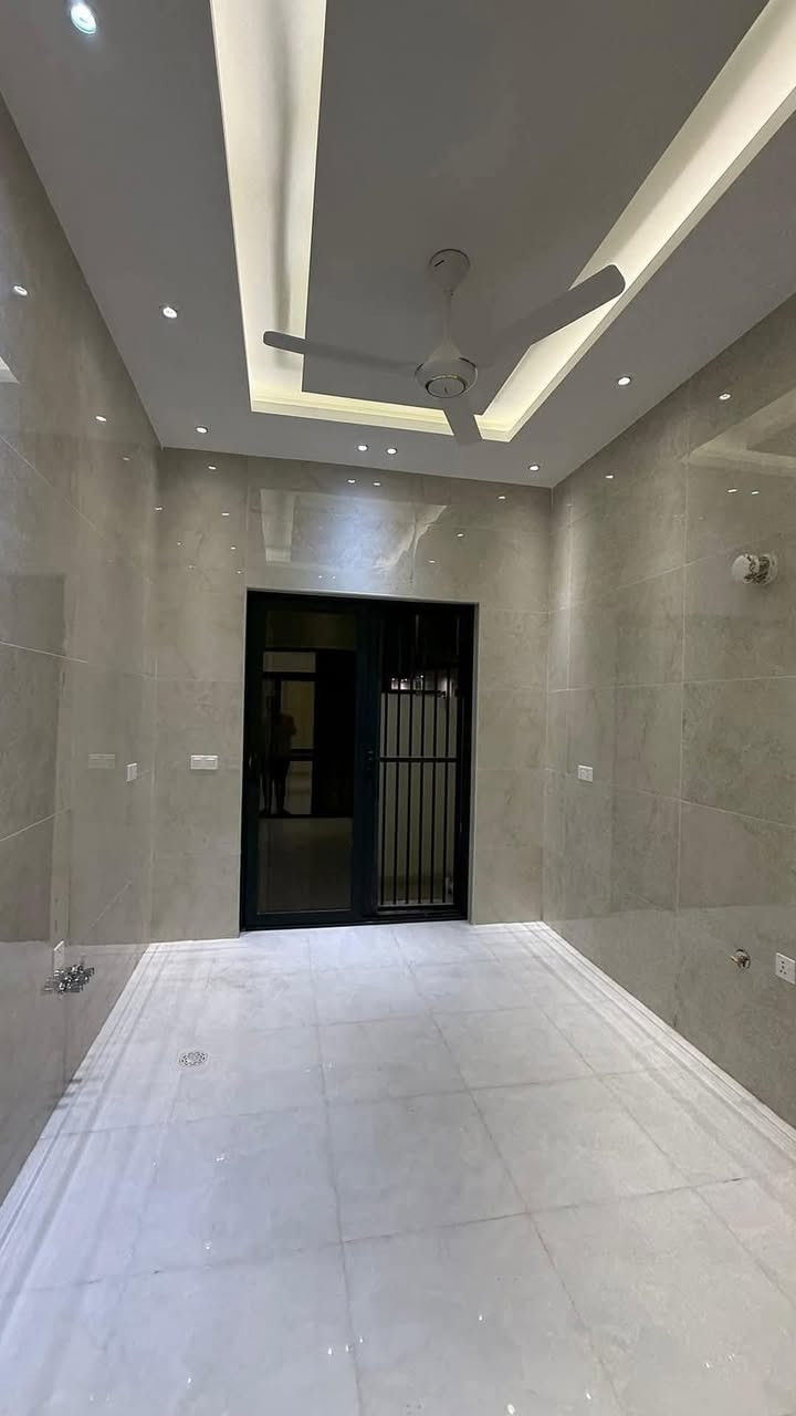 🏡 شقة للإيجار – زيرو  المنصور | حي دراغ
طابق اول 150 متر 

تحتوي على:
 غرفتين نوم -  صالة -  مطبخ -  حمام - بالكون
 منور
مناسبة للعوائل
📞 للاستفسار: *********** وتساب 
مكتب أمير علي للعقار – المنصور / حي دراغ شارع جامع دلال الكبيسي 

#شقة_للإيجار #إيجار_المنصور #حي_دراغ
#عقارات_بغداد #شقق_زيرو #مكتب_عقار
#AmirAliRealEstate
