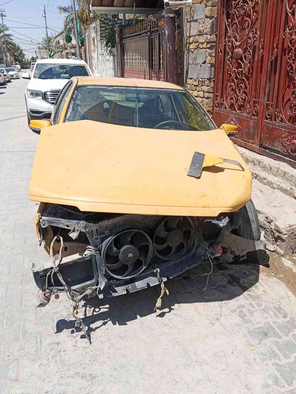 السلام عليكم.
العوض على الله ودفع الله ماكان اعظم. 

للبيع على وضعها. 

رقمها بغداد  وعليها غرامة و هيئة. كلهن تقريبا 700.

مكاني نجف. 

قيم باليرضي الله 

***********

