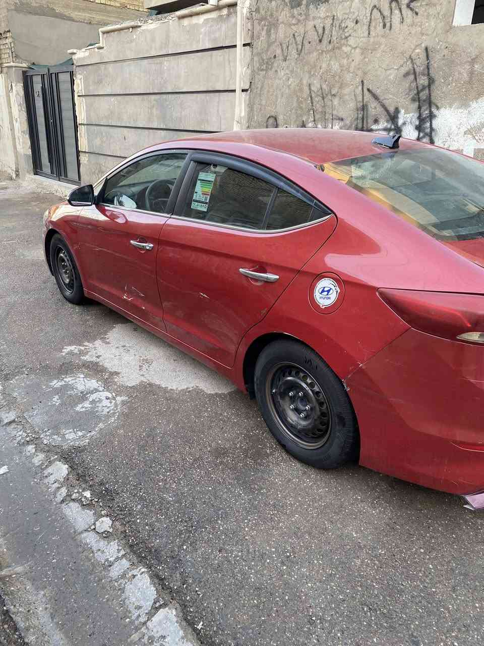 سلام عليكم انتره موديل 17 البيع سياره نضيف ما ماشيه فول موصفات بس من عده الفتحه كراسي كهربائه حادث سياره بس جاملق الخلفي سعر 125 وبيه مجال رقم *********** مكان بغداد الحبيبية
