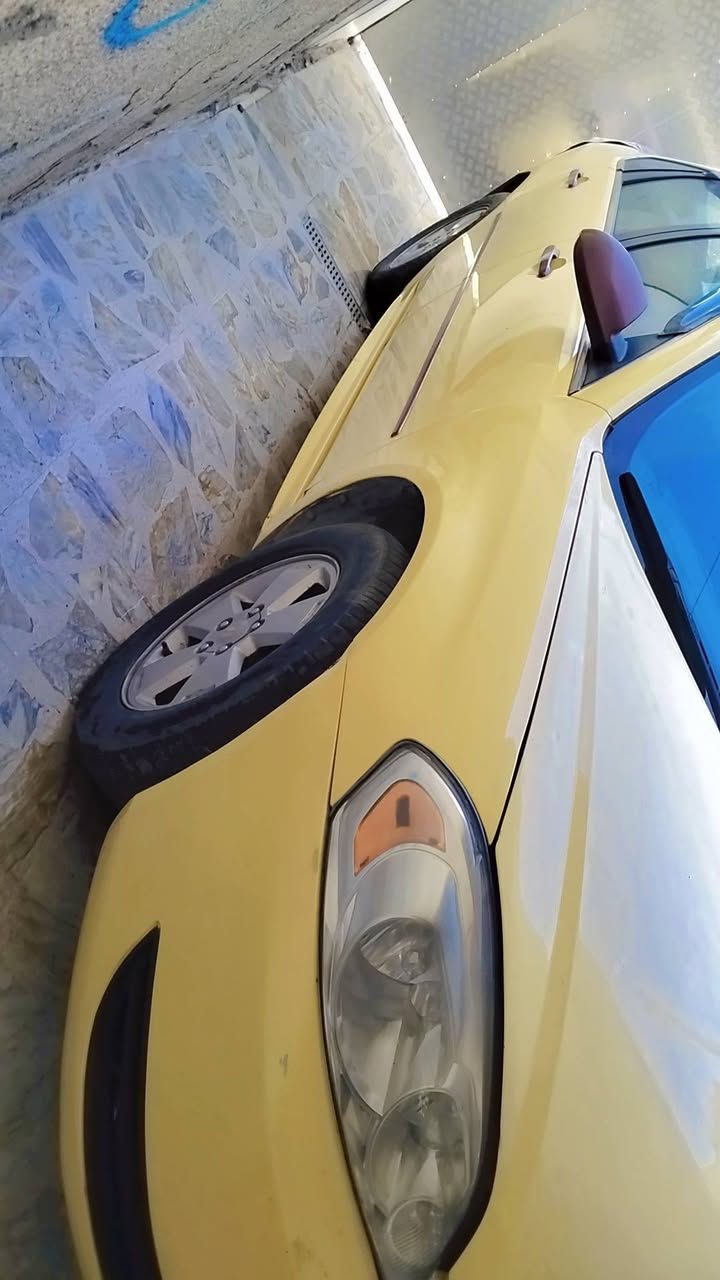 السلام عليكم إمبالا 2009 محرك جديد تبريد ثلج صدر تايرات خلفيه جدد تخم دسكات جدد راديتر ماء جديد باتري جديد مراواح جدد. سيارة نقصها كير فقط كير بوليسي تعليك معا اضافة براد كير خارجي .
ب60. . ***********
