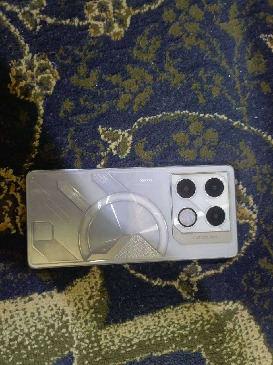 السلام عليكم تلفون للبيع جي تي 20 برو نظيف السعر خاص للاستفسار على هذا الرقم ***********
