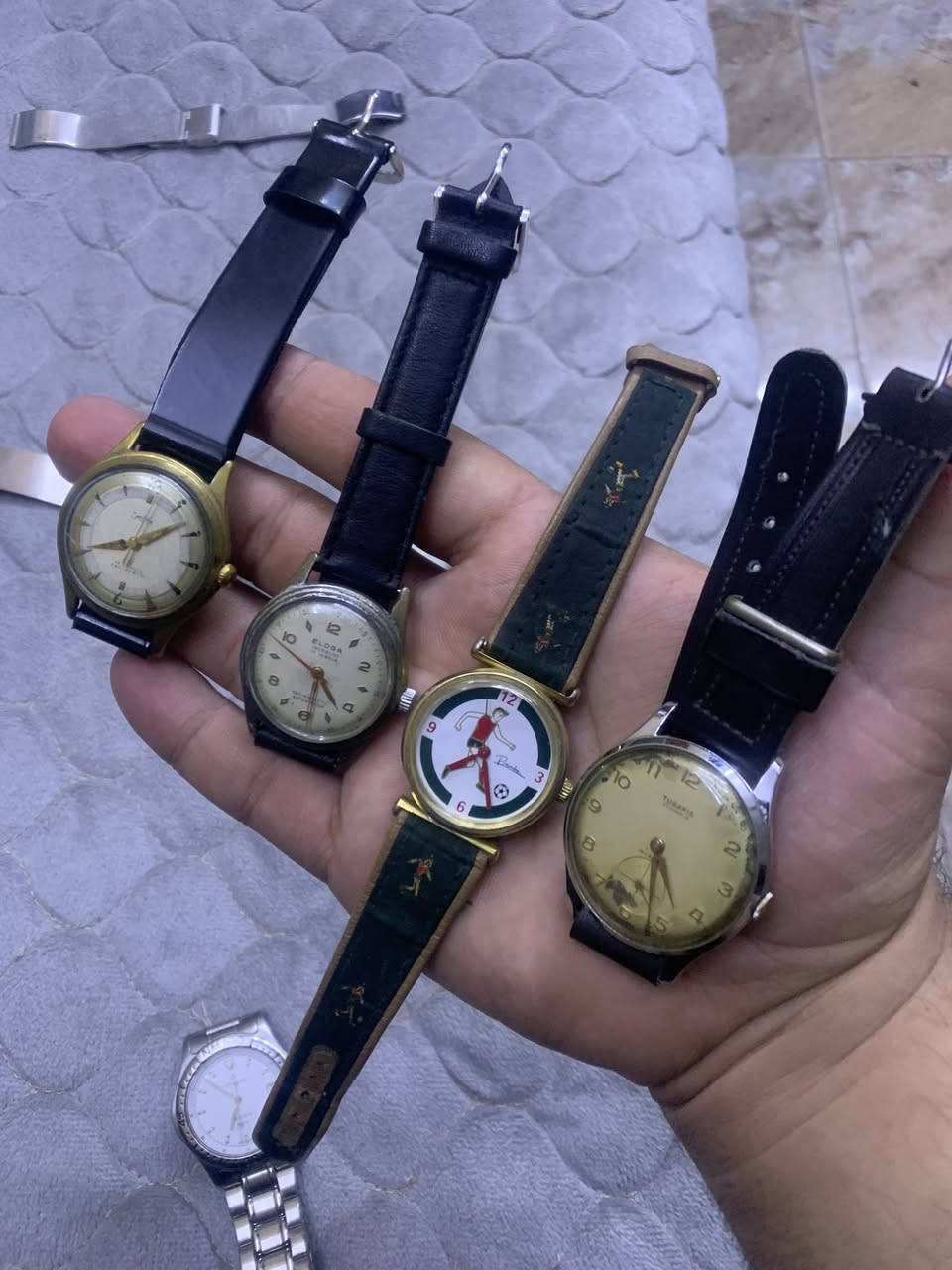 شلعة ساعات فنتج نصب تكويك وقطعة كاندينو بطارية مكينة ثري فايف البيع شلع فقط ٥٠٠ الف قفل عالتم 

عدد ٢٠ 
تطلع القطعة ب٢٥ الف البيع شلع فقط 

للعلم فقط الكاندينو سعرة ١٠٠


**إذا كنت صاحب هذا الإعلان وتريد حذفه لأي سبب، رجاءا أرسل رسالة إلى الدعم الفني**