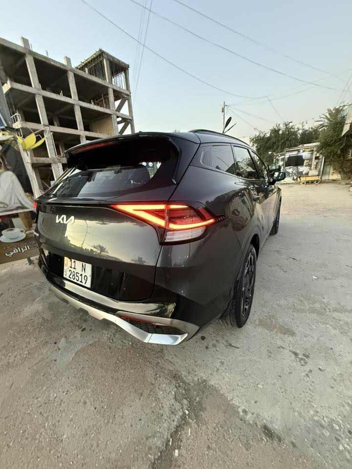 السلام عليكم 🤍
عندي سبورتج ٢٠٢٤ فول ١/١ فول الفول  امريكي  لون رصاصي وداخل احمر   مواصفات موضحة بل الصور   وجناية السبورتج يعرفوها 

ماشية ٩٤٠٠ بعدها زيرو 
داخل احمر 
كشن كهرباء ميموري 
تشغيل عن بعد 
صندوك كهرباء 
بانو راما 
كامرات ٣٦٠ درجة 
كامرة حتى بل الاشارة 
رادار  
طختها موضحة بل الصور بيها جاملغ خلفي ايمن  وقبق جنطة وتعميرها كلش حلو  مكان السيارة بغداد للاستفسار 
اتصال ع رقم وات ساب ‭٠٧٧٥ ٩١٤ ٣٢٦٤‬ فقط  رقم بغداد مشروع وطني  

ملاحظةرقم الشاصي موجود الي يحب يدكها يشوف حادثها
