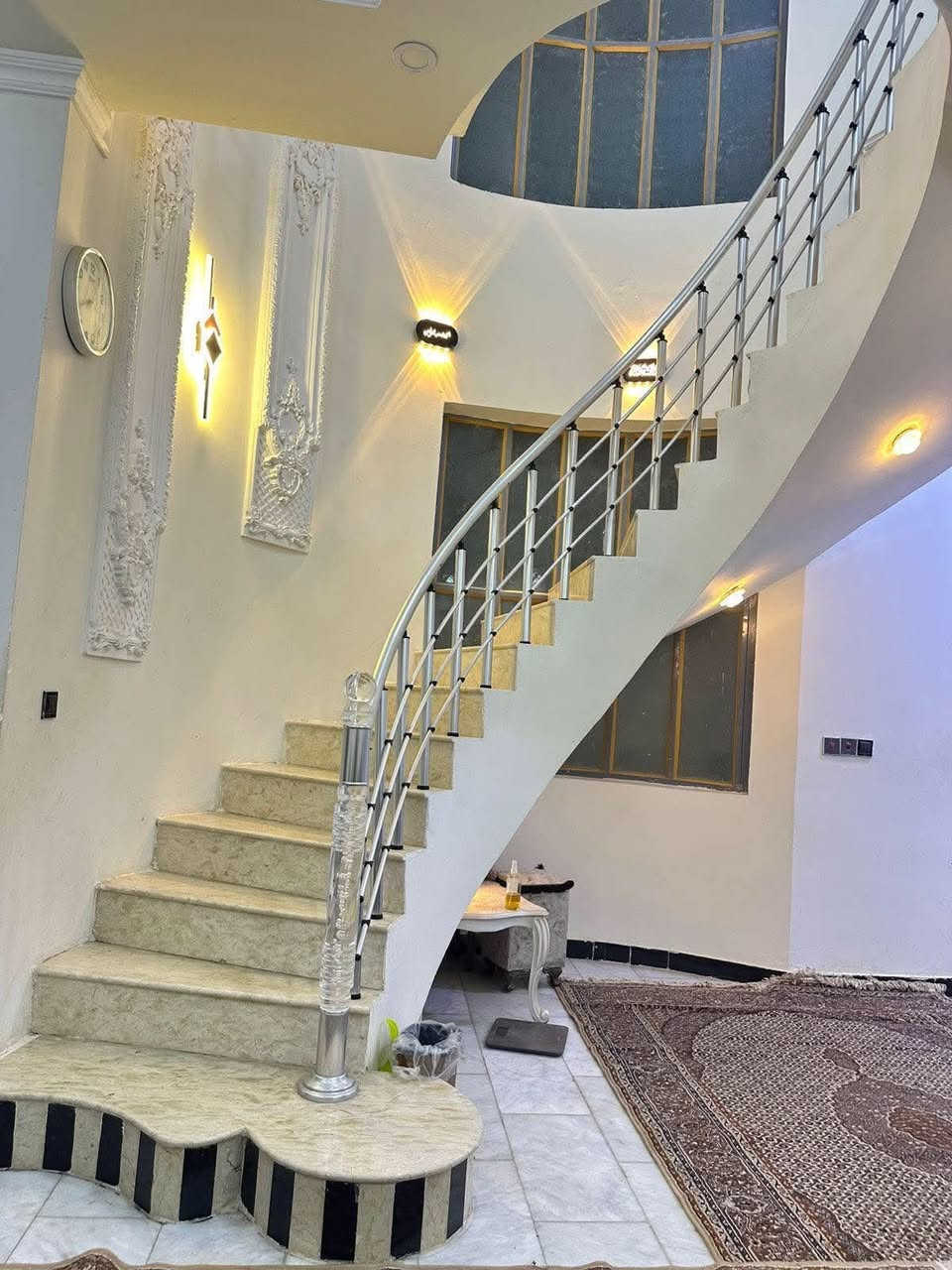 بيت للبيع
📍العنوان : ام الخيل الثانيه قرب مدرسه الذرى 

المساحه :150 كونكريت مسلح 

يحتوي على:

-الطابق الأول :استقبال ،صاله ،مطبخ ،غرفه نوم ،مجمع صحي2

-الطابق الثاني::غرفة نوم 2 ،صاله ،ومجمع صحي ،مخزن ✅

☎️للاستفسار اكثر الاتصال ع رقم ***********

او

📍زيارة مكتبنا الكائن في :الديوانية-خدمي الجزائر،مقابل تقاطع ام الخيل 

📥مكتب أحمد صبري للتسويق والتطوير العقاري

