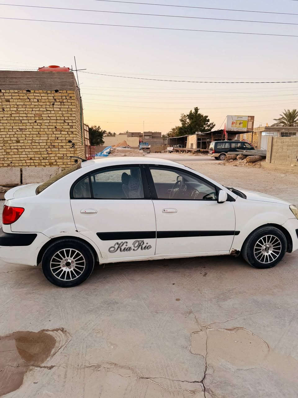 ياالله يارزاق 
     السلام عليكم 
كيا ريو 2008 لون ابيض 
       رقم بغداد دولي تحويل مباشر سنويه لل 29 
مكينه 1600 دوش المرغوب كير وتو ماتيك 6 نمر 
       بيه ( جاملغ وبنيد صبغ بدون حادث شرط الفحص
السياره جاهزه مجهزه ماناقصه كلشي سياره بلاديه ماملعوب بيها 
      السعر ( 73 ) وبيه مجال 
الشراي يتصل *********** 
      مكان السياره بابل 
                  الخاص مغلق بدون حراج
