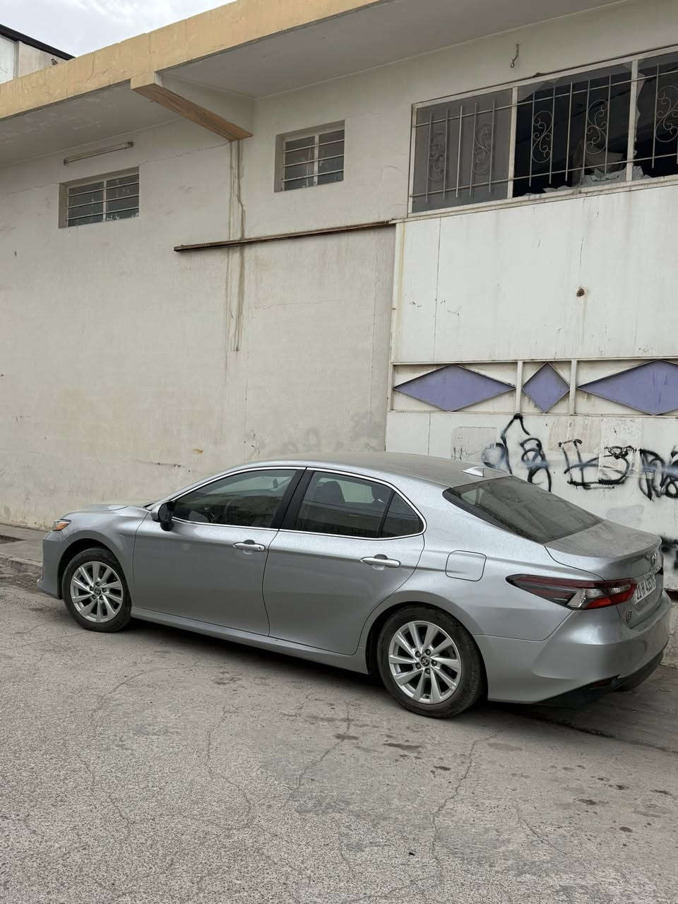 تويوتا كامري ٢٠٢٣
مواصفات :- LE المعروفة 

كشن السايق كهربائي 
رادار امامي
تحديد المسار

سعر :- ٢١٥ ورقه

الرقم الموبايل ***********
