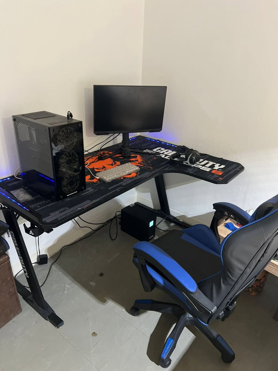 PSU: FSP HYPER K. 600 W 85)
M.B: GIGABYTE HSTOM K DDR4 1700 LGA 
CPU: C5 14400F 2.5/20M 10C TRAY FAN COOLING : AIR SNOW/MAN MXA RGB
RAM : DDR4 KJT 2x8GB 3600 CORSAIR VENGEANCE RGB RS
M.2 : 256 NVME
SSD : 1.0 TB LEXAR
GPU: VC NVD GIGABYTE RTX 4060TI GAMING OC 8/128
Monitor: odyssey g3 (165hz)
Headset: Hyper x cloud ii (new) not open box 
Mouse: redragon (بس نطيني شسمه الفيرجن) 
Keyboard (redragon fizz)
Desk: Call of Duty BLKOPS6-RAPTOR-R RGB
Chair: normal gaming chair (صيني)
Ups: 1kv online
للبيع 
*********** واتساب

