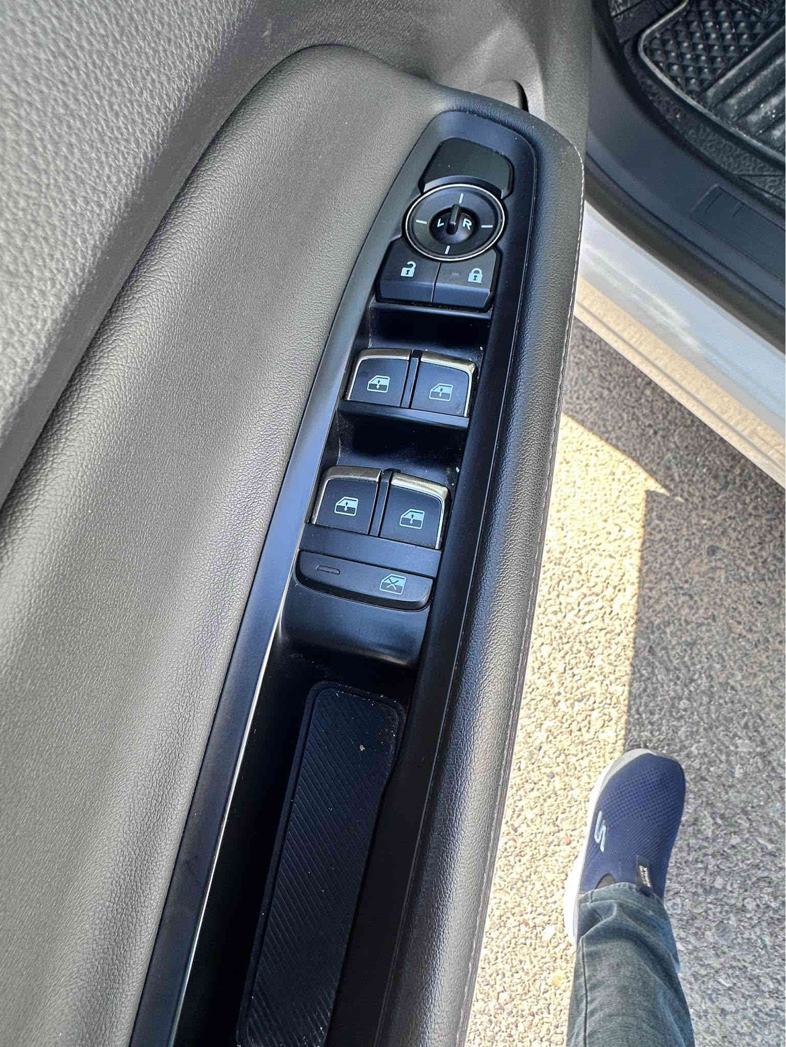 فورد تيريتوري فئة ترند2025 خليجي مكفول ضمان 5 سنوات القاصد
عداد 38 الف كم
السعر 225 💲
رقم:***********

المواصفات:

 ويل مقاس 19 انج
شاشة متصلة
رادارات ونقط عمياء 
اناره محيطيه داخليه 
 جام اوتو اربع بيبان
داخل جلد اسود_اوف وايت
حساسات امامي خلفي
اضاءة led كامله
دخول ذكي (تفتح عند الاقتراب وتغلق من تبتعد)
 وبعد بيها هواي مواصفات
صلاح الدين _تكريت _ اربيل بيجي
