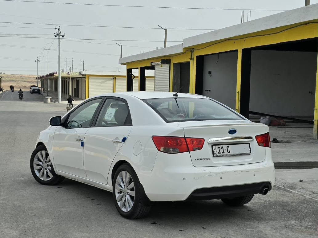 للبيع كيا سيراتو 2012 خليجي ✅
رقم سليمانيه الدولي مجدد تحويل مباشر 
محرك 1600 دووش شرط برغي ممفتوح منه
سياره مكفوله بدون صبغ و بدون تبديل بدون حادث
فقط بيهه شبرين بارد و فحص السونر بالمنشور 
تتفئه و تبريد ثلج + تخم تاير جديد شادله 
سعر السياره 114 ورقه فقط 
عنوان السياره ديالى - خانقين 
للاستفسار 📲  ***********

مواصفات السياره 🔰
( شفتات بالستيرن + حساسات خلفيه + تبريد لمس بيانو +
مريات شفط + تحكمات جهتين + 5 ويلكب حجم 17 بلادي +
داخل اسود المرغوب + كير 6 نمر + بريك ABS + اشاير بالمري ) خناقين, ديالى
