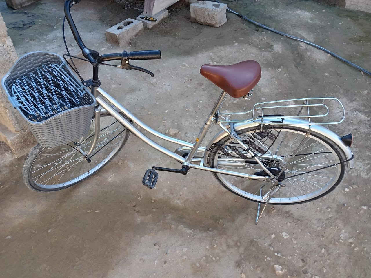 السلام عليكم من رخصة الأدمنه (باسكل للبيع نضيف كلش حجم 26 / وصل75  قيم او اخذه )


**إذا كنت صاحب هذا الإعلان وتريد حذفه لأي سبب، رجاءا أرسل رسالة إلى الدعم الفني**