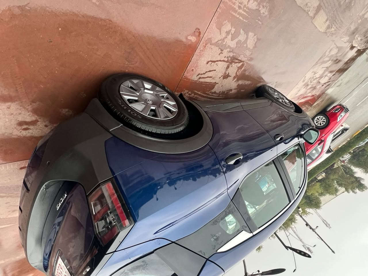 نيسان  كيكس ٢٠٢٥ مواصفات S AWD سةيارةكة ١٠٠٠ رؤشتووة وةكو بؤياغ چاملغ و هـةنديك شانةكةي بؤياغة بي ئيرباگ  پيش پشت كةپس 
0750 485 8947
