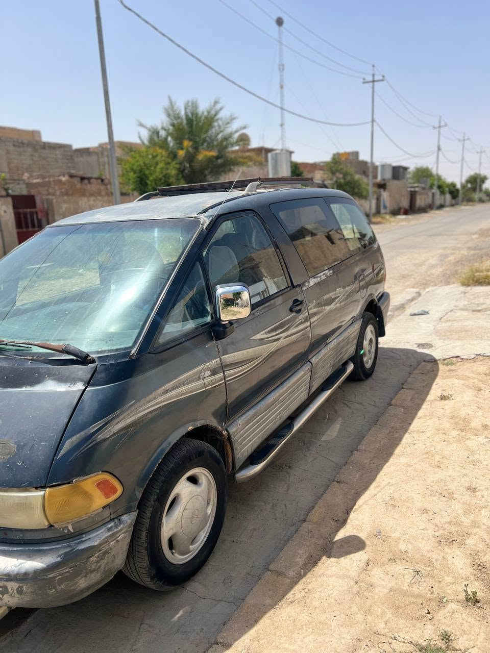 سياره تويوتا بريفيا 7 راكب للبيع
رقم ديالى انكليزي 

هزه جديده  

موديل 92 

بحاله جيده يحتاجلها صبغ فقط

السعر 30 ورقه وبيها مجال المكان ‏‪تكريت 

‏‪***********‬‏
