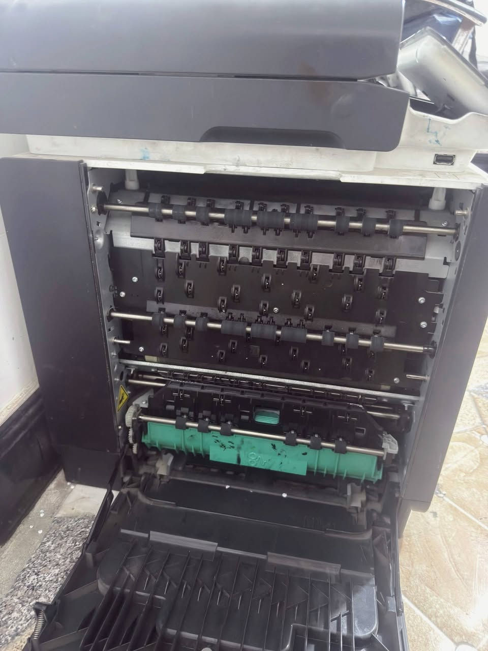 طابعة HP 577 مستخدمه
السرعه 75 نسخة بالدقيقة 
السعر 475 الف مستعجل ع البيع
العداد 400 الف
للاستفسار خاص


**إذا كنت صاحب هذا الإعلان وتريد حذفه لأي سبب، رجاءا أرسل رسالة إلى الدعم الفني**