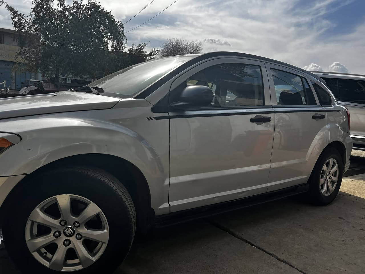 السلام عليكم   دوج كاليبر 2008.                                    محرك 2.4گير محرك كهربائيات كلهن شرط 
السيارة جاهزة مابيهة اي نقص 
الضرر: الجامرلغ اليسار كلير والباب خلف السكن صبغ
تبريد عالسويچ 
المكان كركوك 
رقم الهاتف: ***********
السعر: 65 وبي مجال قليل
