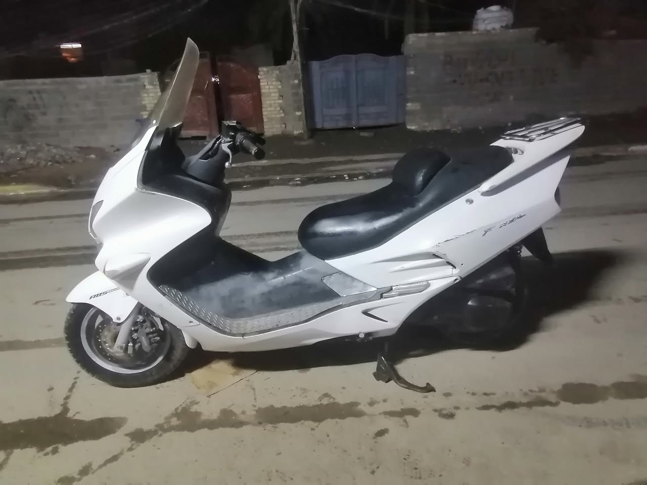 سلام عليكم اول شي اكو نقليات  فورزه صفر ٦ كفاله عامه بيه اوراق سعر ٦٠٠ وبيه مجال مكان بغداد
 حي اور ***********
