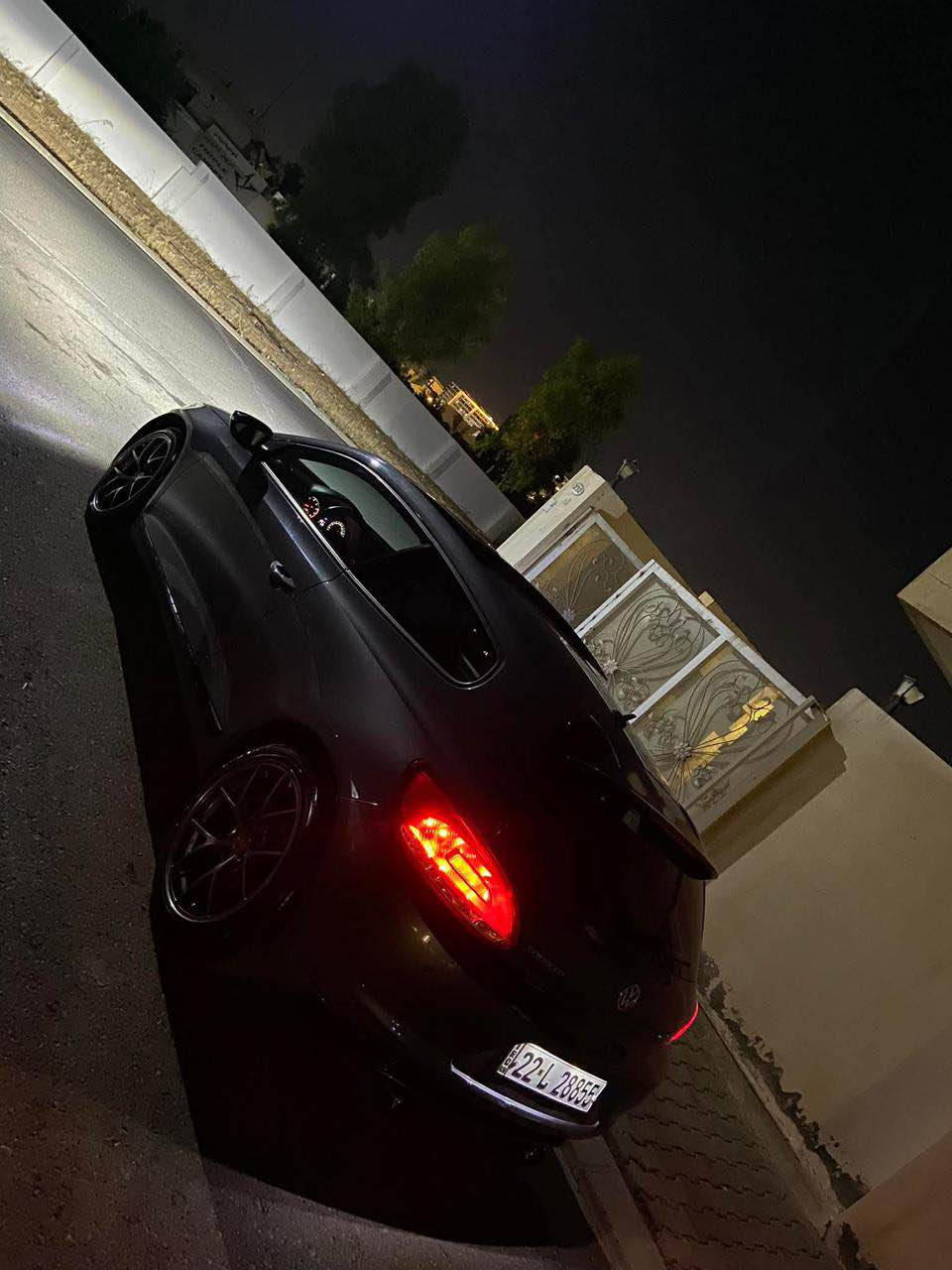 سلام عليكم سيارة فولكسواكن شيروكرو  تك باب  موديل ٢٠١٣ 
بيهاصبغ ٣ قطع بس بمب بدون دواخل بدون ارباك 
فول ماصفات محرك ٢٠٠٠ تيربو  كير ٦ نمر. محرك موديل جديد  سعر ١٠٥  بها مجال عليها غرامة ٩ ورقات 
رقم تليفون *********** أربيل, العراق
